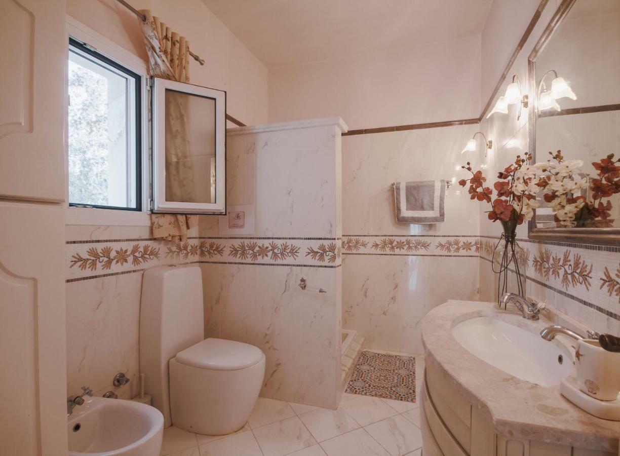 Villa Ellania คอนโตกาลิ ภายนอก รูปภาพ