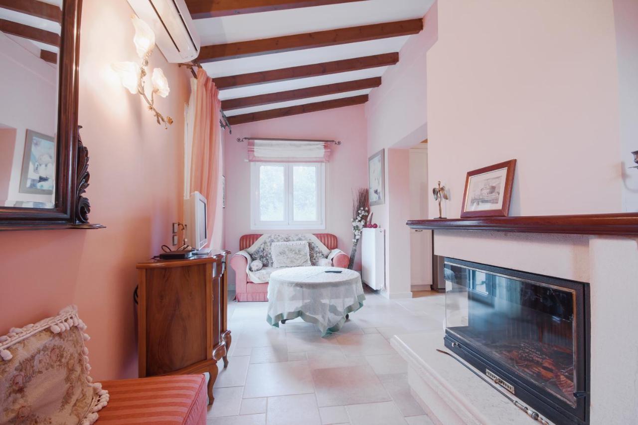 Villa Ellania คอนโตกาลิ ภายนอก รูปภาพ